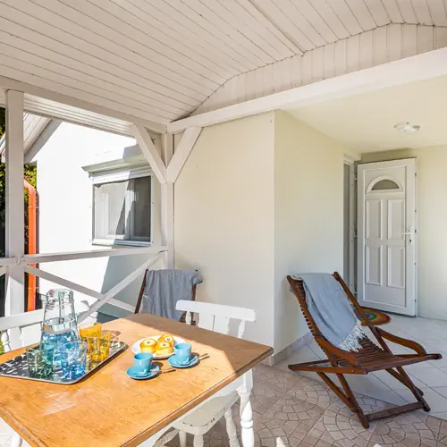 K&eacute;nyelmes nagy terasz