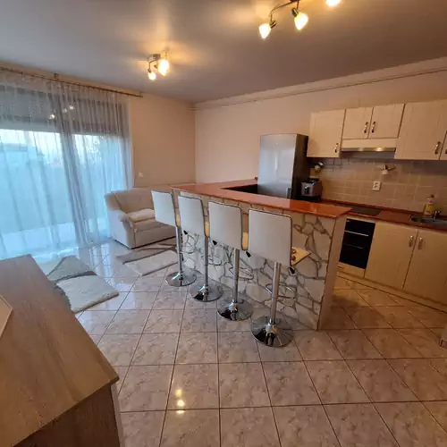 Makra-tető Öregtölgy Apartman Pécs 002 kép