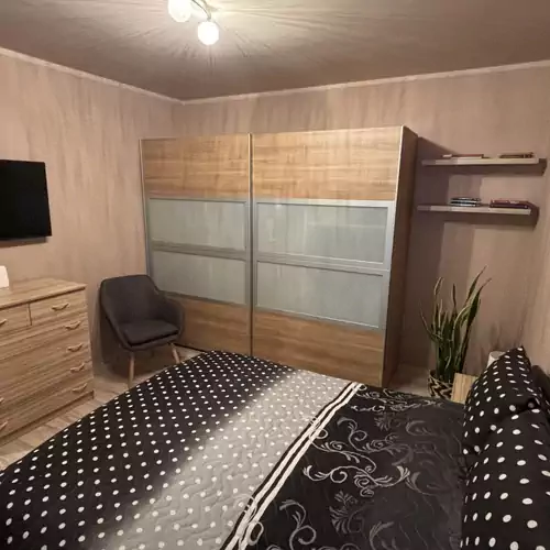 Makra-tető Öregtölgy Apartman Pécs ***