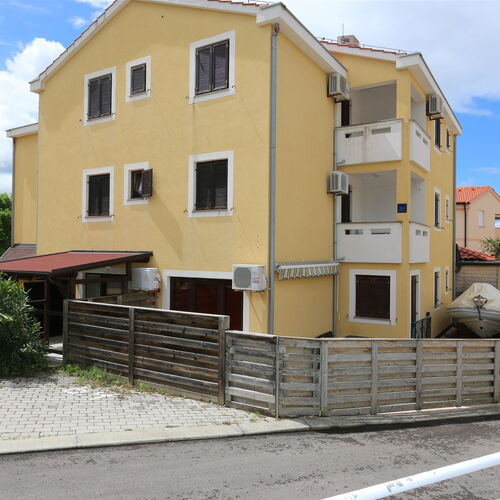Apartment Bensak Klimno  2