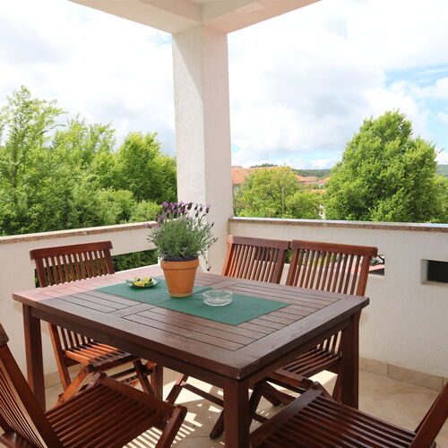 Apartment Bensak Klimno  4