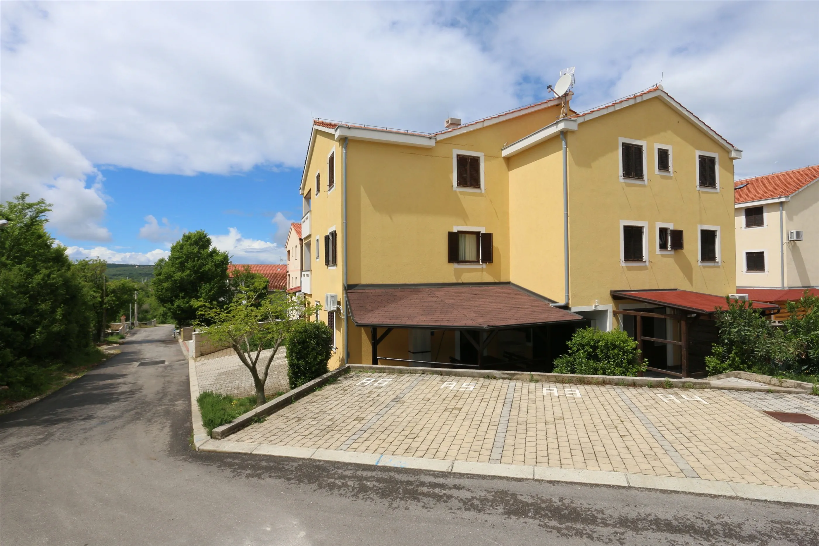 Apartment Bensak Klimno