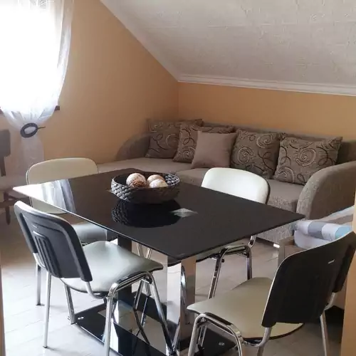 Berta Apartmanház "C" Balatonföldvár 014 kép