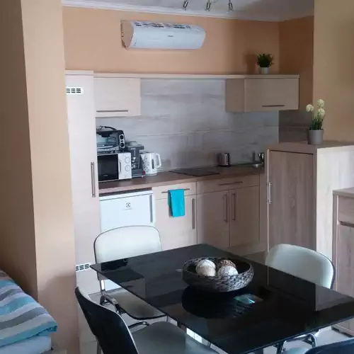 Berta Apartmanház "C" Balatonföldvár 020 kép