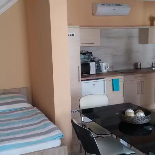 Berta Apartmanház "C" Balatonföldvár 022 kép