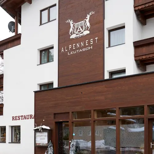 Bejarat Hotel Alpennest