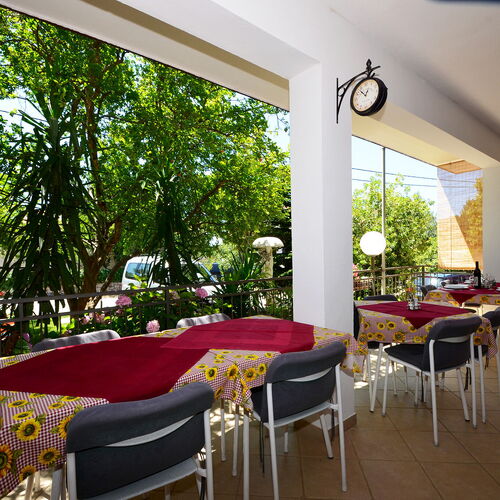 Apartments and Rooms Tinka Starigrad Paklenica  3