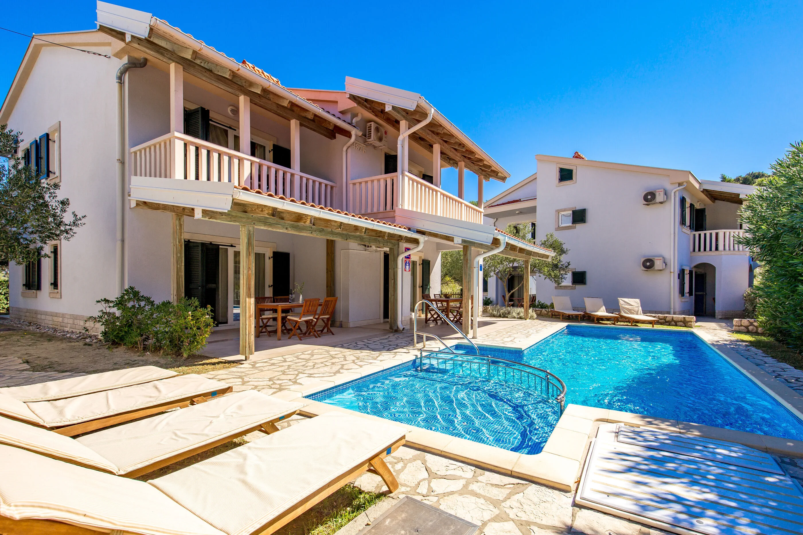 Apartments Pavica Palit