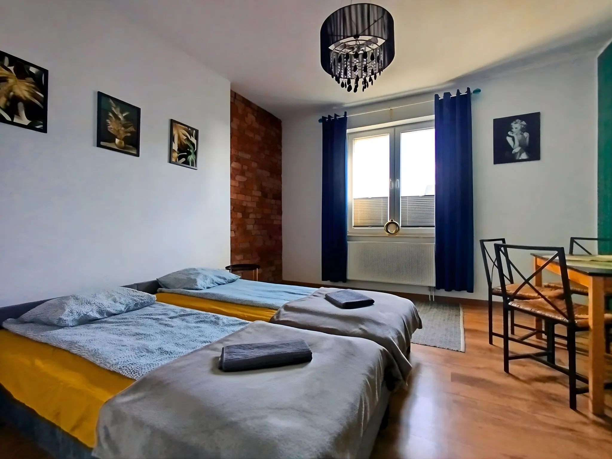 Przestronny Apartament z Trzema Sypialniami Centrum Torunia