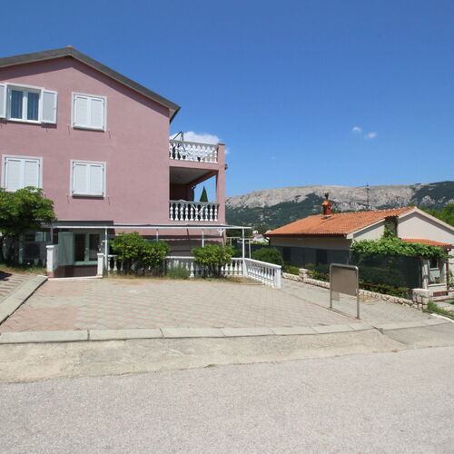 Apartments Lovinčić Baska  2