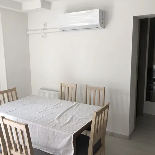 Egri v&aacute;r t&ouml;v&eacute;ben apartman, nappali