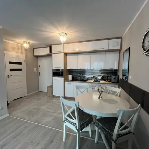 Salon widok na kuchnię