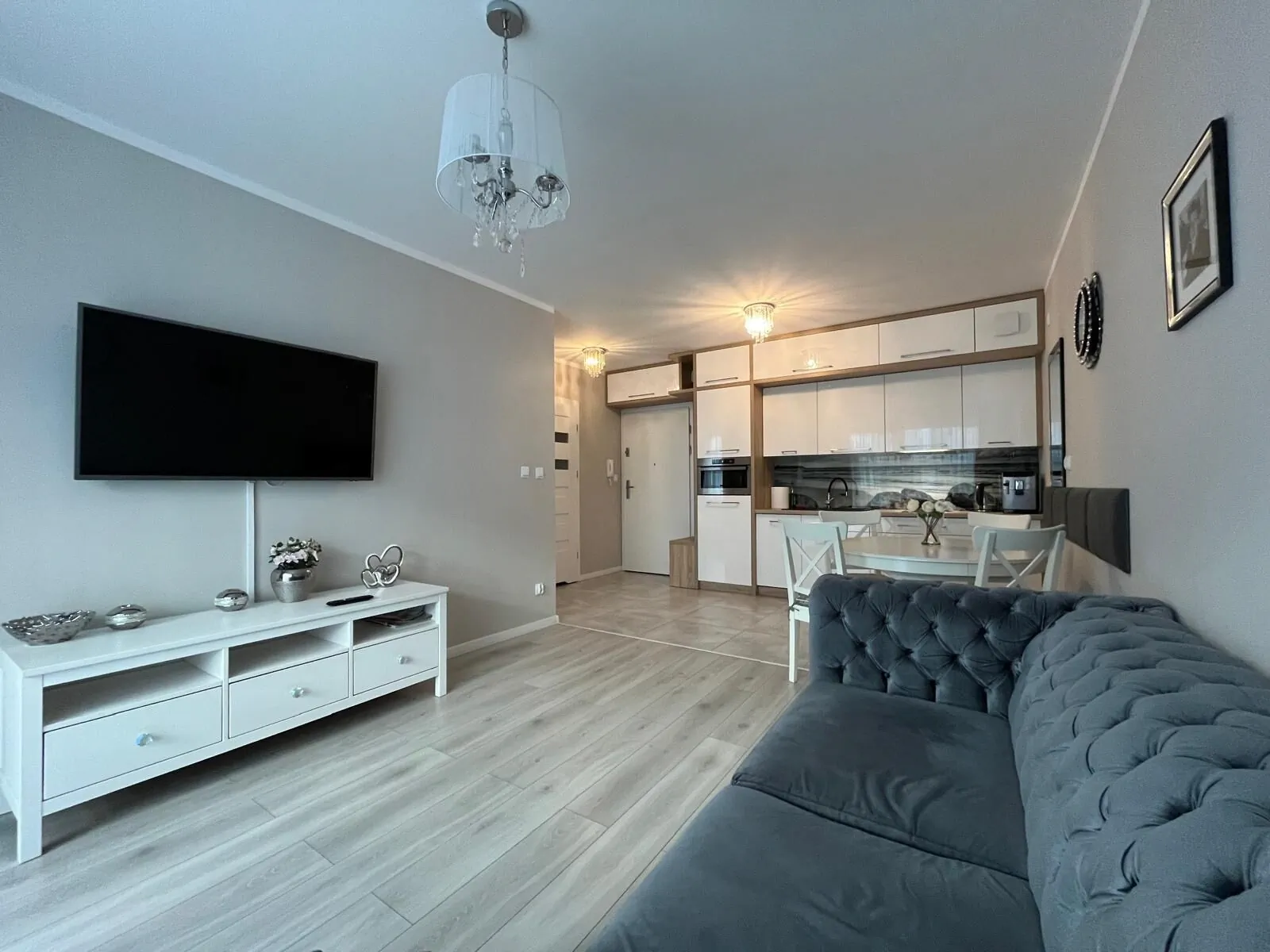 Salon widok na kuchnie