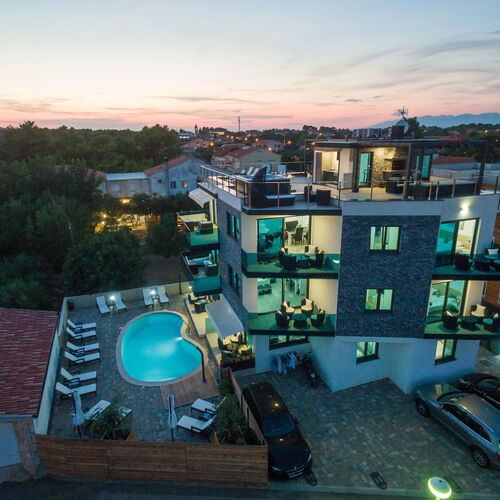 Apartments Luxury Villa Maloca Vir  3
