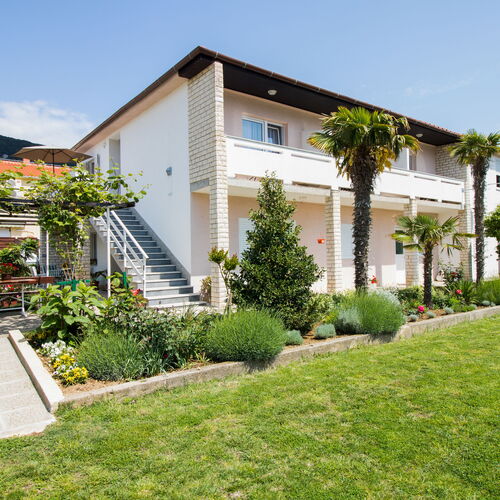 Apartment and Rooms Albina Baska  3