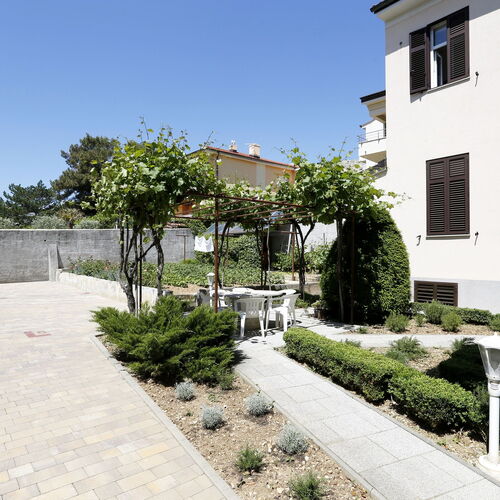 Apartment and Rooms Bed and Breakfast Three Angels Baska  2