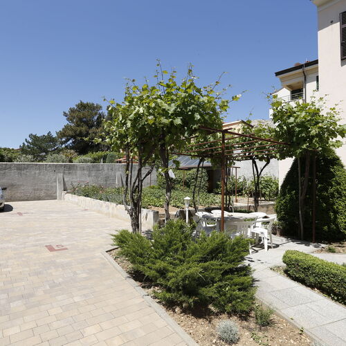 Apartment and Rooms Bed and Breakfast Three Angels Baska  3