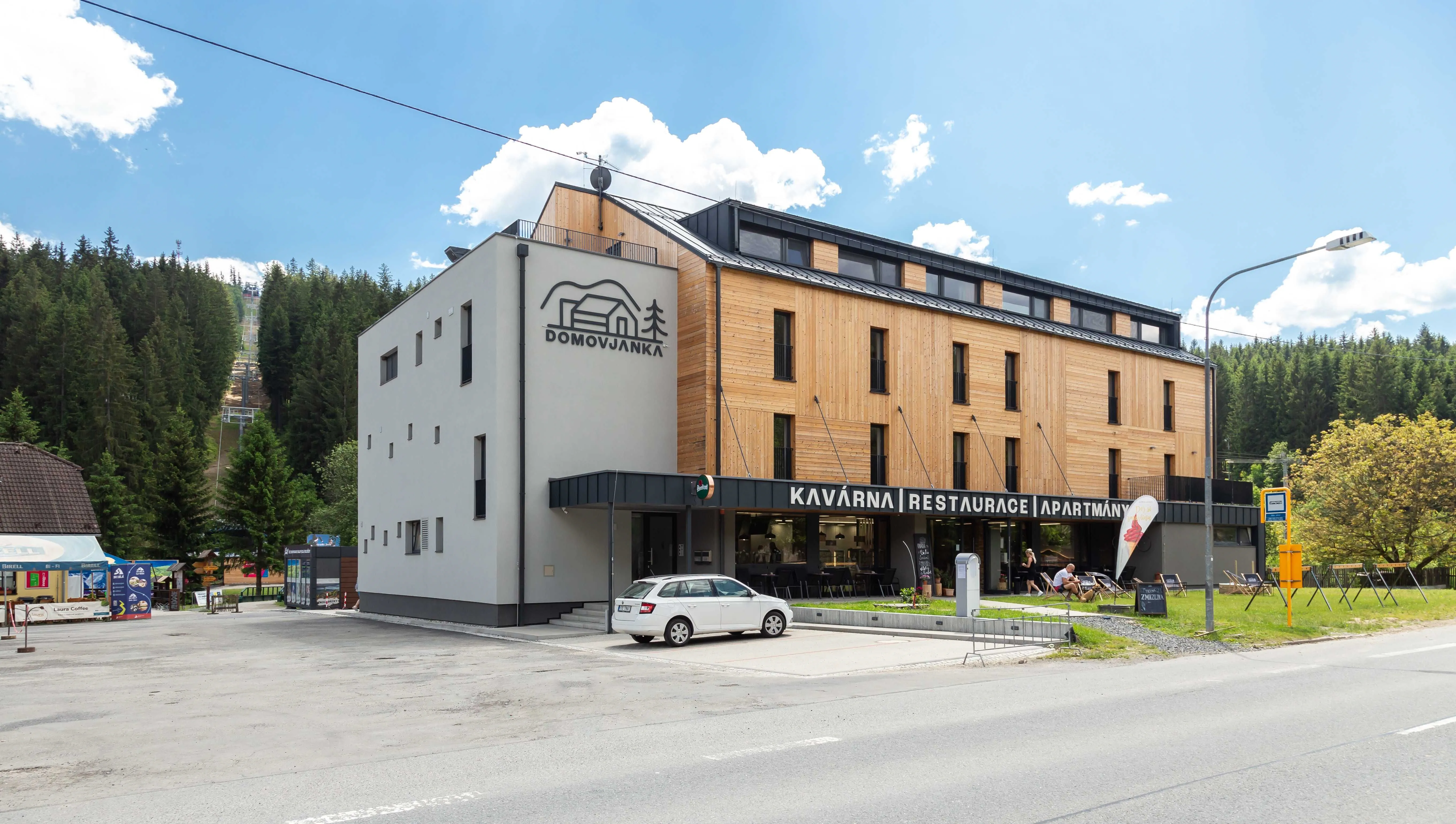 Luxusní apartmány Domovjanka - VELKÁ STOLOVÁ a MALÁ STOLOVÁ Bílá