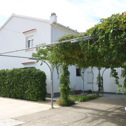 Apartments Sersic Baska  2