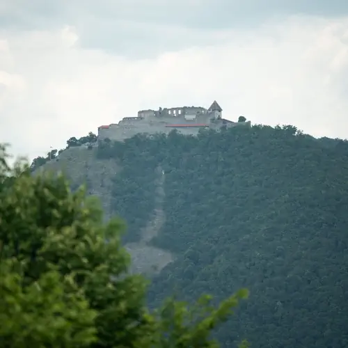 Kil&aacute;t&aacute;s a Visegr&aacute;di v&aacute;rra