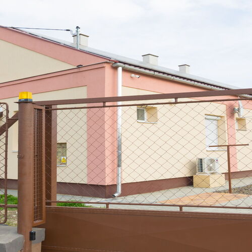 Kapubejáró és parkoló