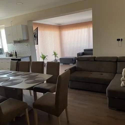 konyha,eb&eacute;dlő, nappali r&eacute;sz