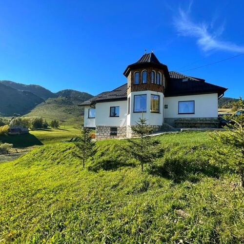 Hostel Poarta Craiului Șirnea