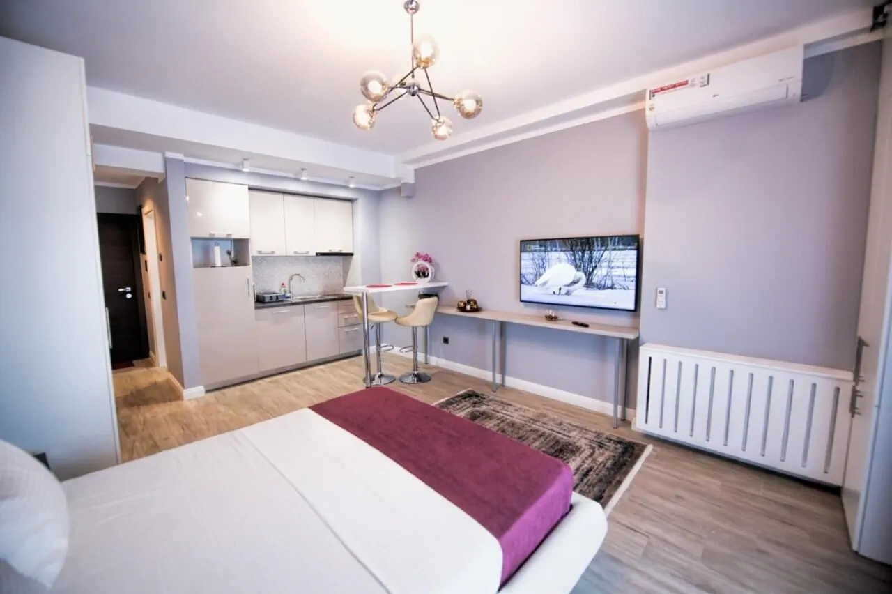 KATTY Lux Studio Mamaia