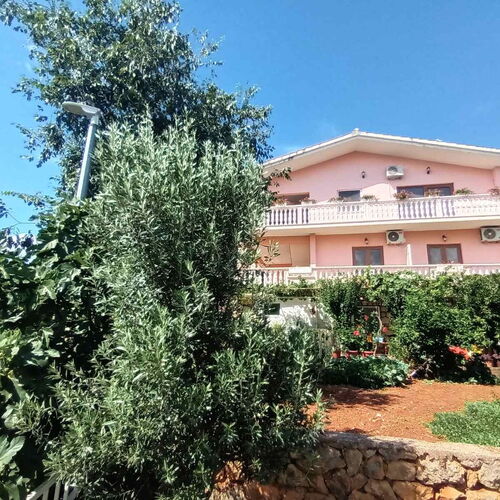 Apartmani Maro Starigrad ★★★ 3