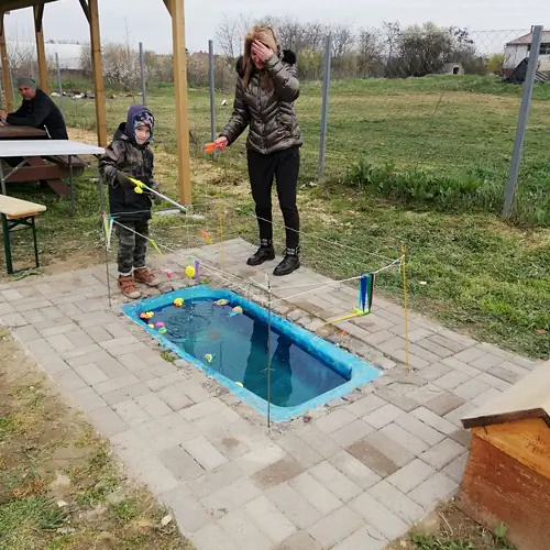 J&aacute;tsz&oacute;hely gyerekeknek, gyerek horg&aacute;szathoz 