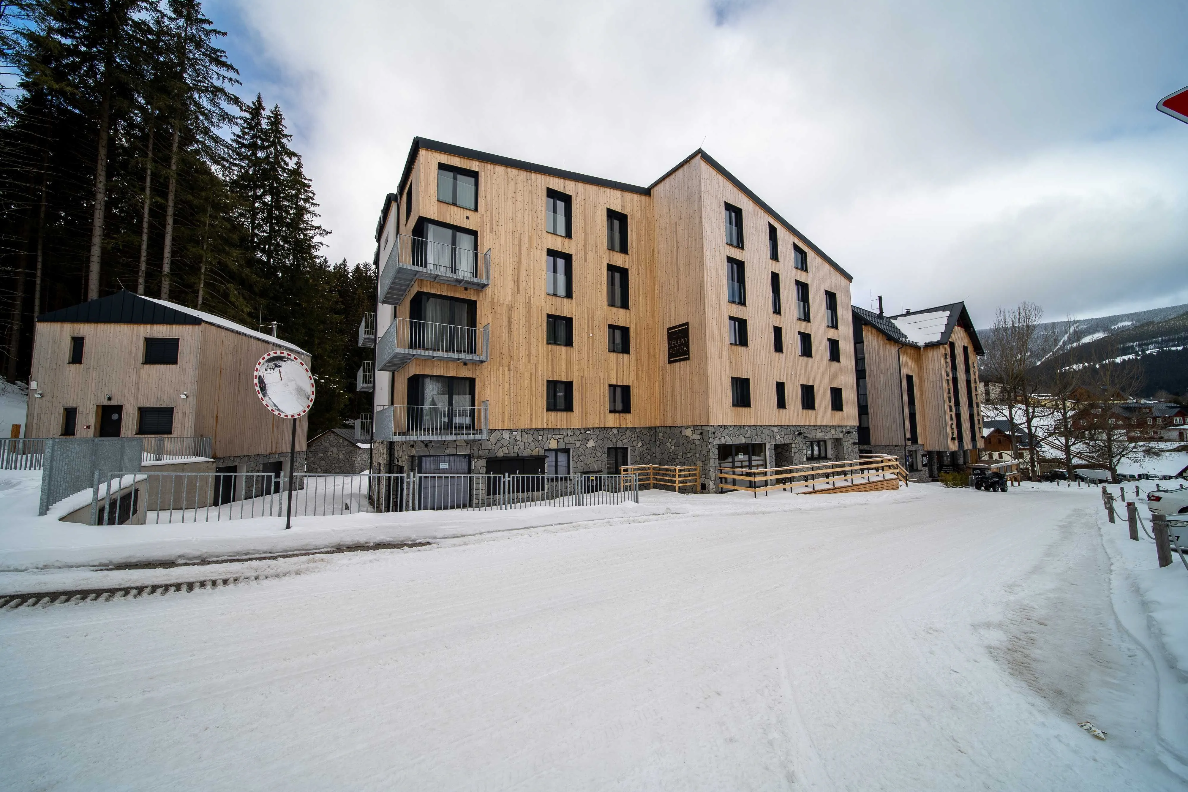 HOTEL ZELENÝ POTOK 4 Pec pod Sněžkou