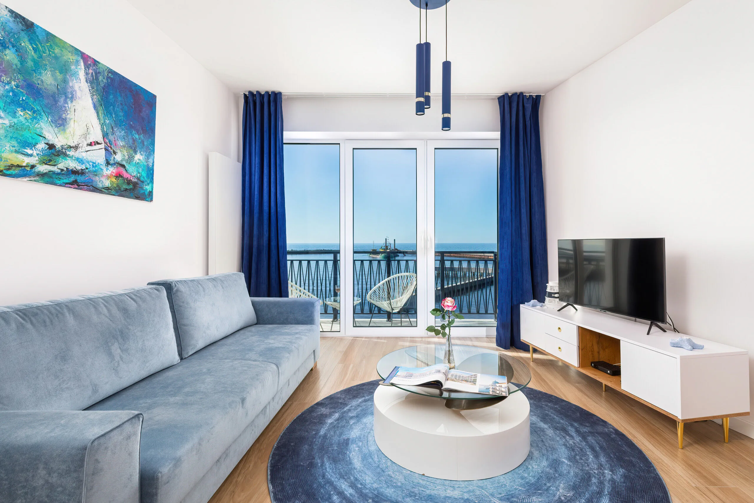 Bulwar Zachodzącego Słońca 2/24