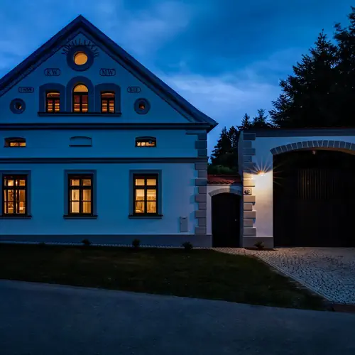 Předn&iacute; pohled z ulice