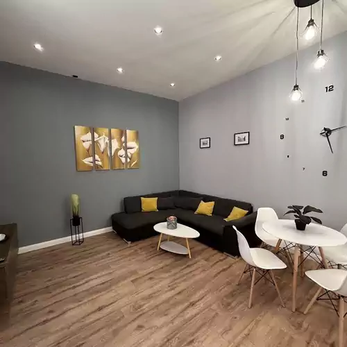 Nóra Apartman  Szeged ***