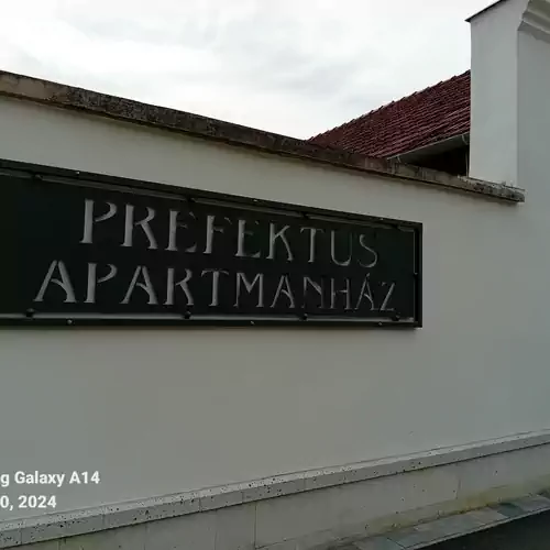 Prefektus Apartmanház Tarcal ***