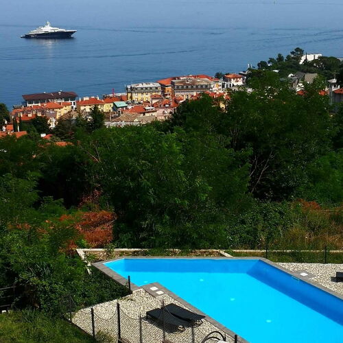 Panoráma a 4K Apartman Opatija teraszáról