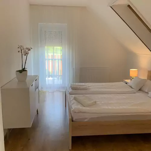 Fehér Orchidea Apartman Egerszalók 002 kép