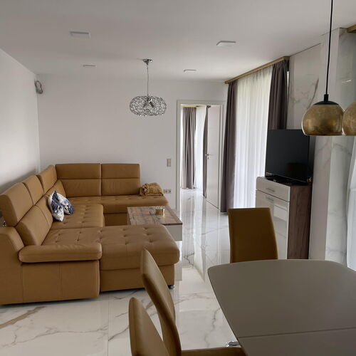 Almadi Luxus Apartman 3 Balatonalmádi ★★★★ 4