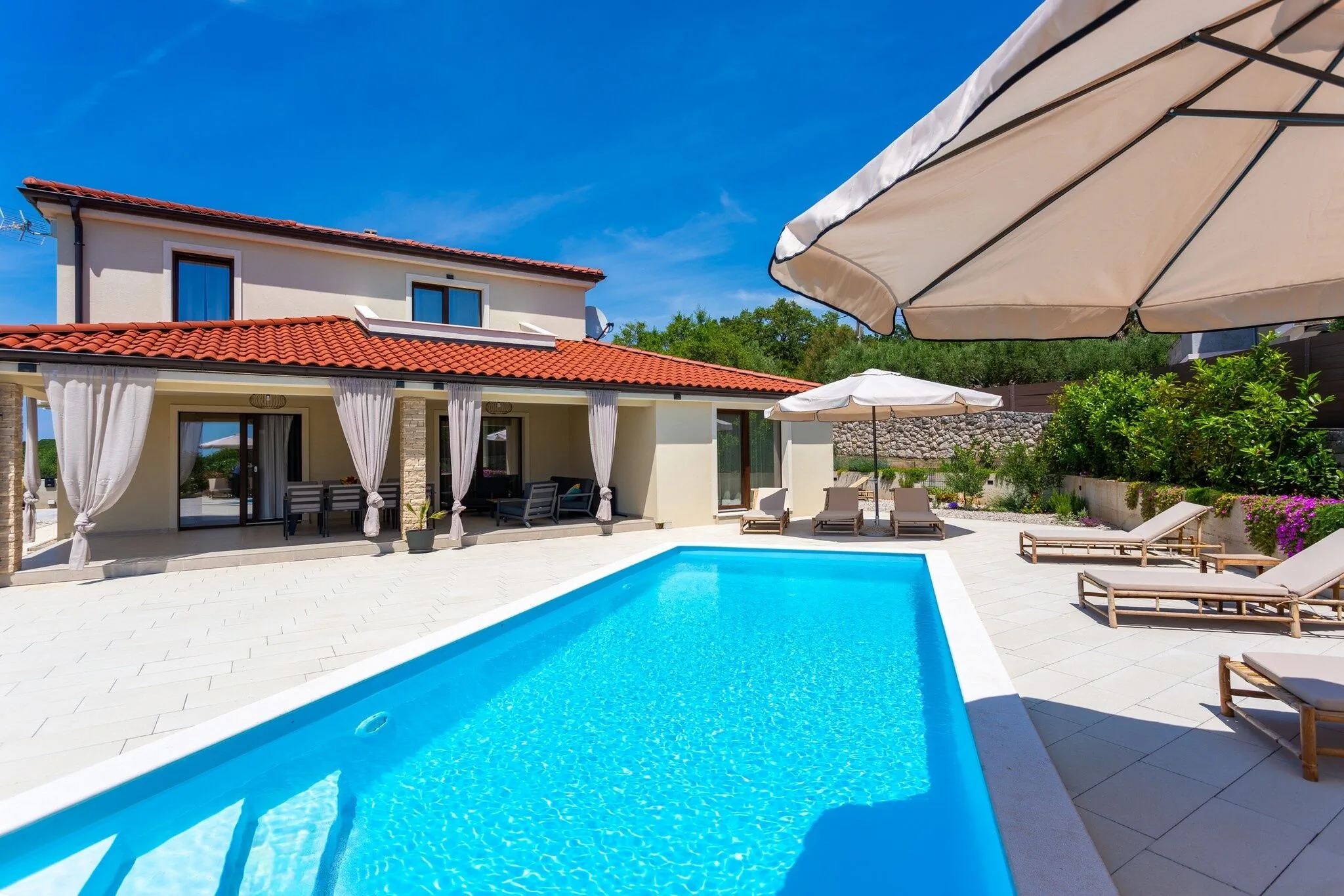 Villa Loni Bajčići