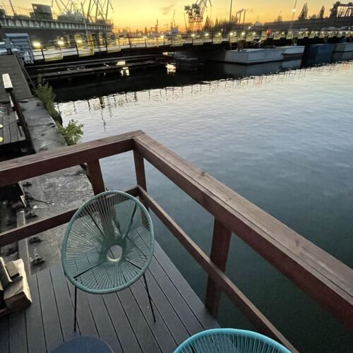 wiDOKI1 domek na nabrzeżu Stoczni Cesarskiej Gdańsk