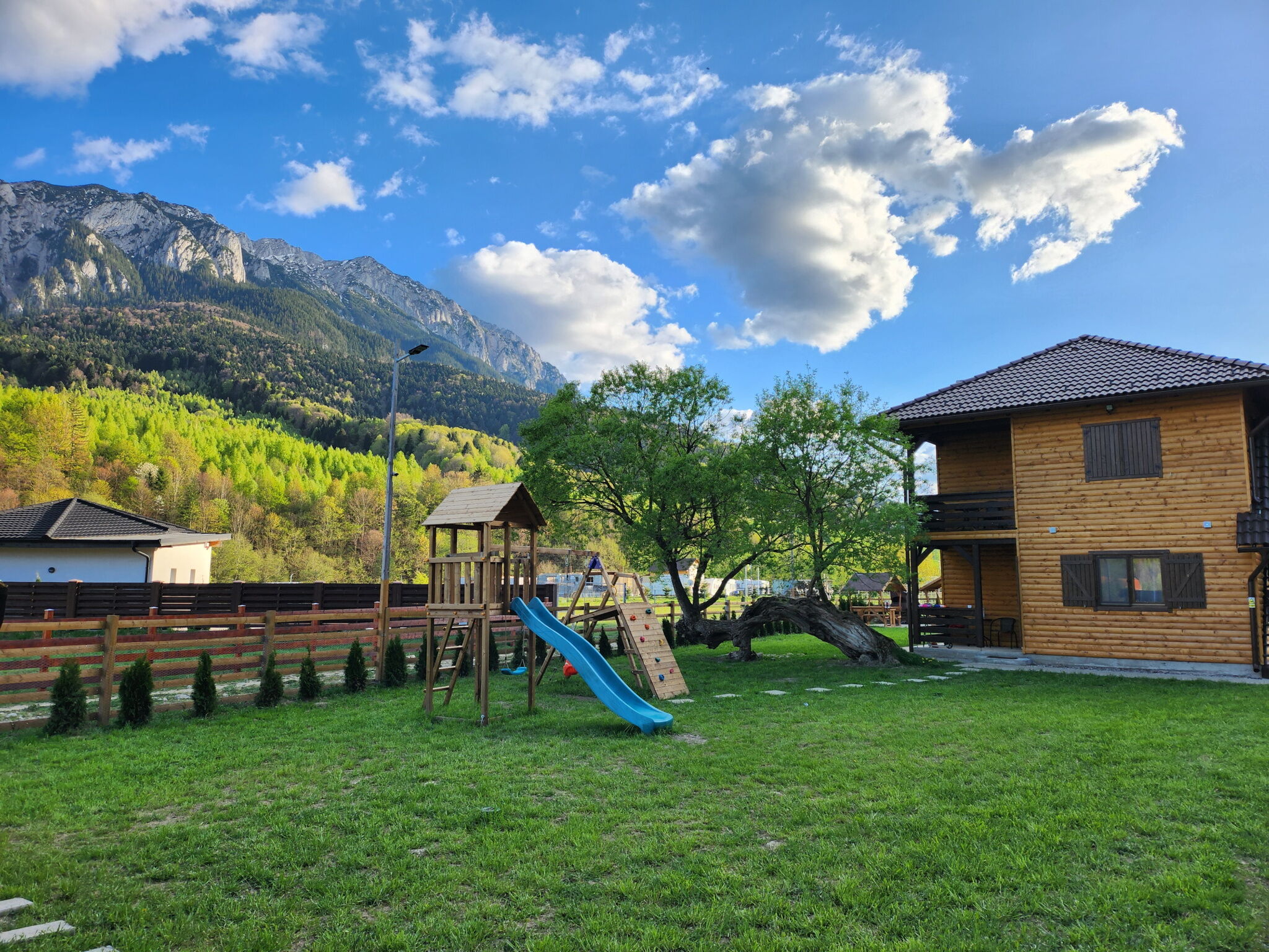 Apartamente Creasta Craiului Zărnești