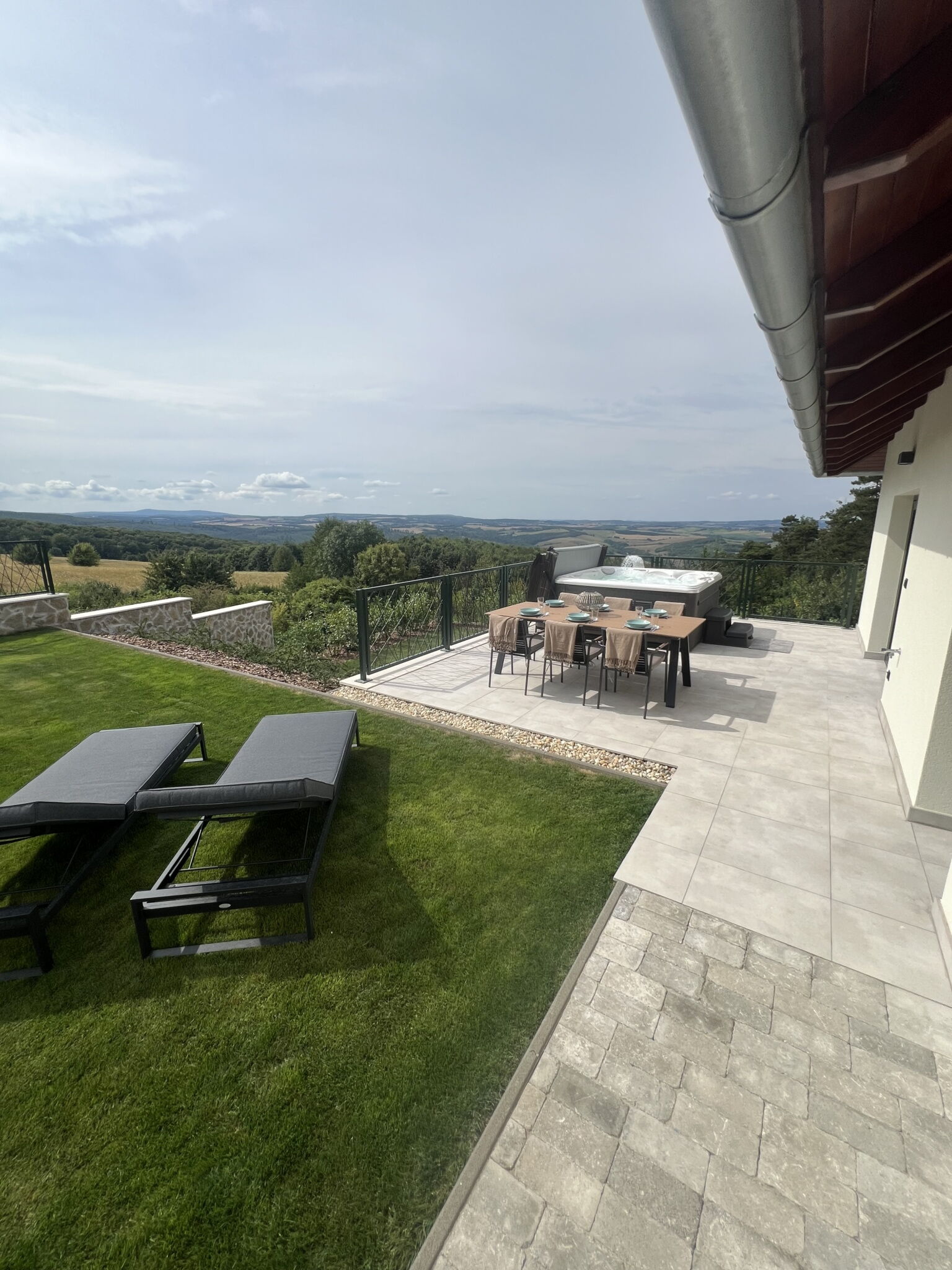 Bakonyi Panoráma Élményház Tés