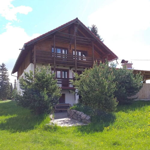 Alpesi kulcsos ház Izvoru Mureșului