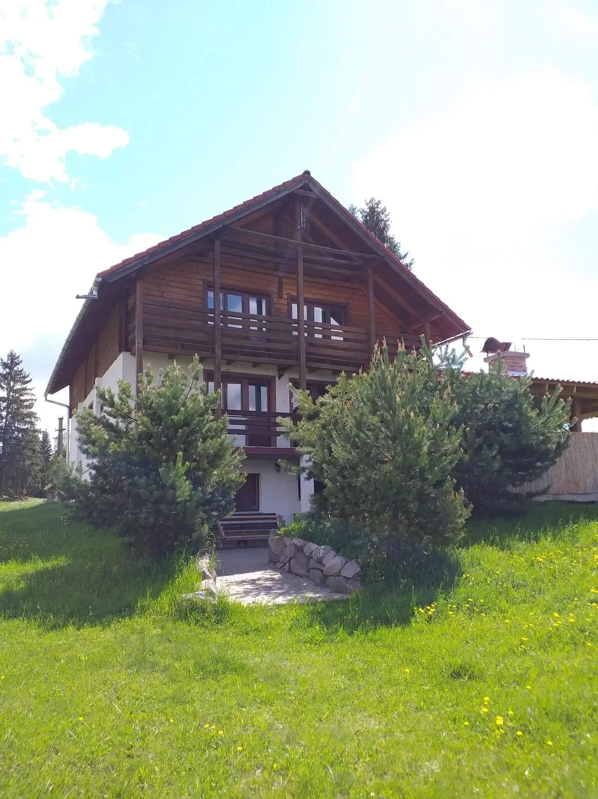 Alpesi kulcsos ház Izvoru Mureșului