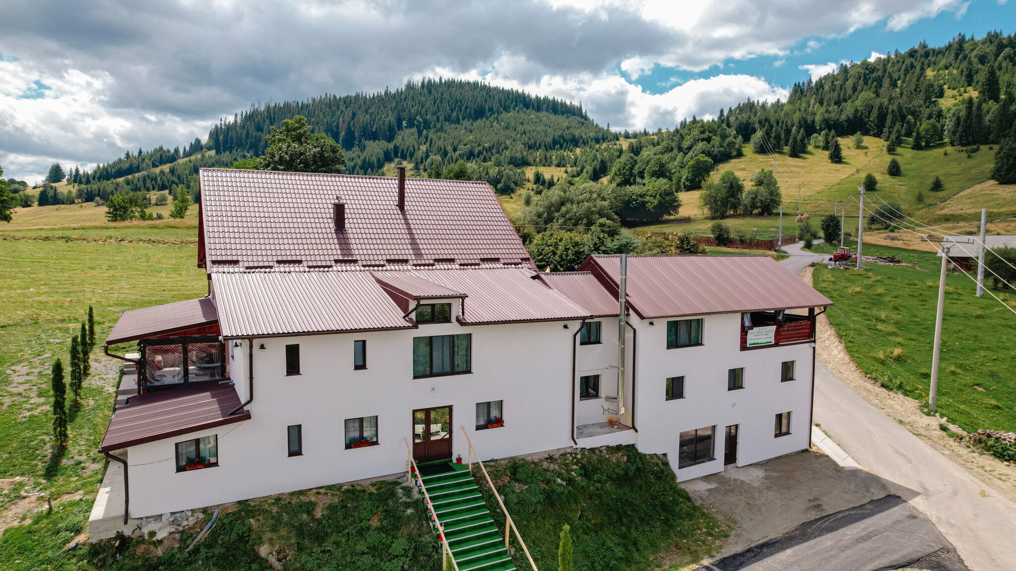 Pensiunea Perla Vlădesei Rogojel