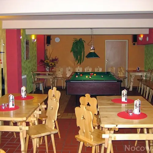 Pok&oacute;j gier - bilard, dart, piłkarzyki 