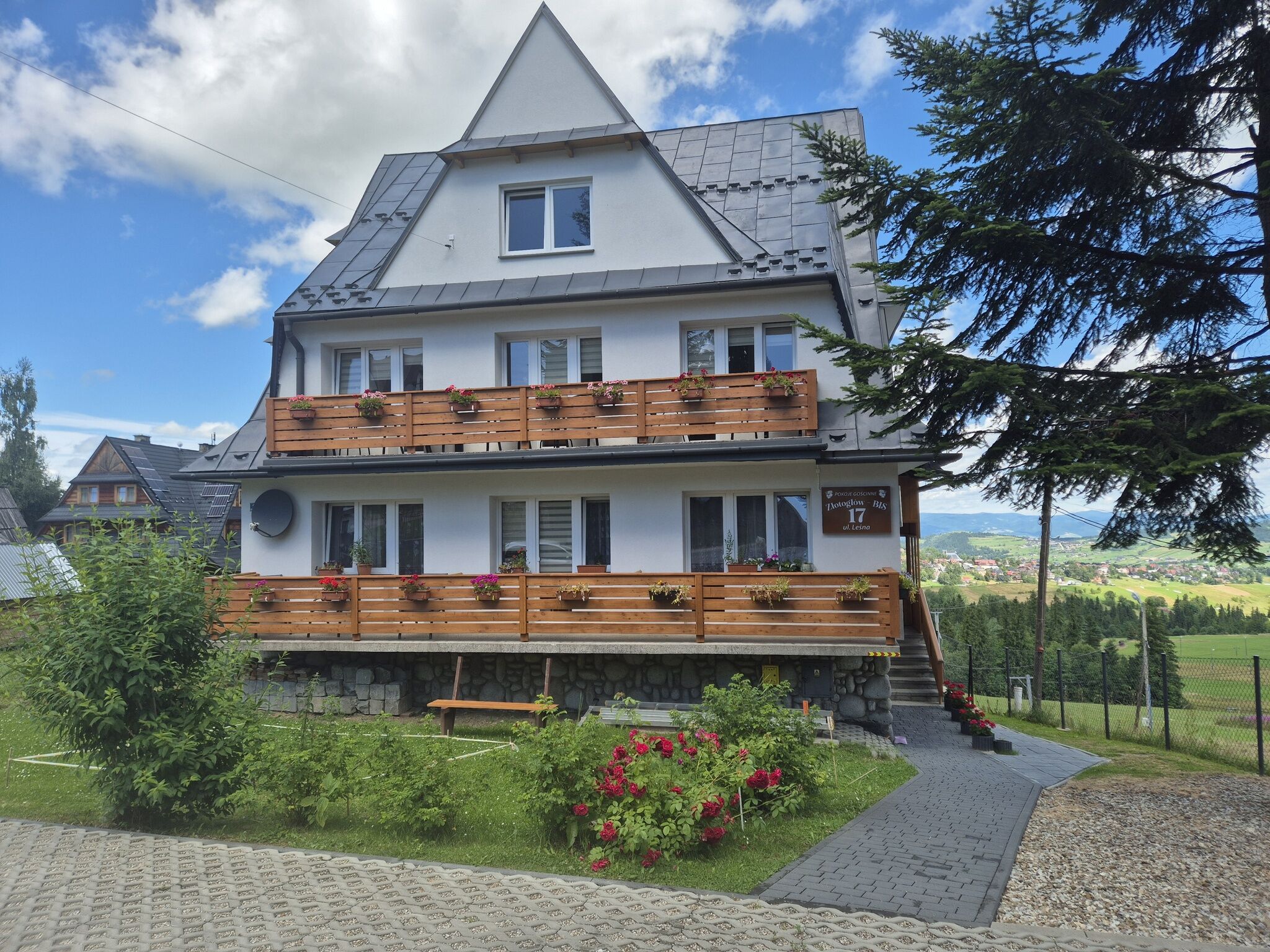 Pokoje gościnne-Złotogłów-BIS