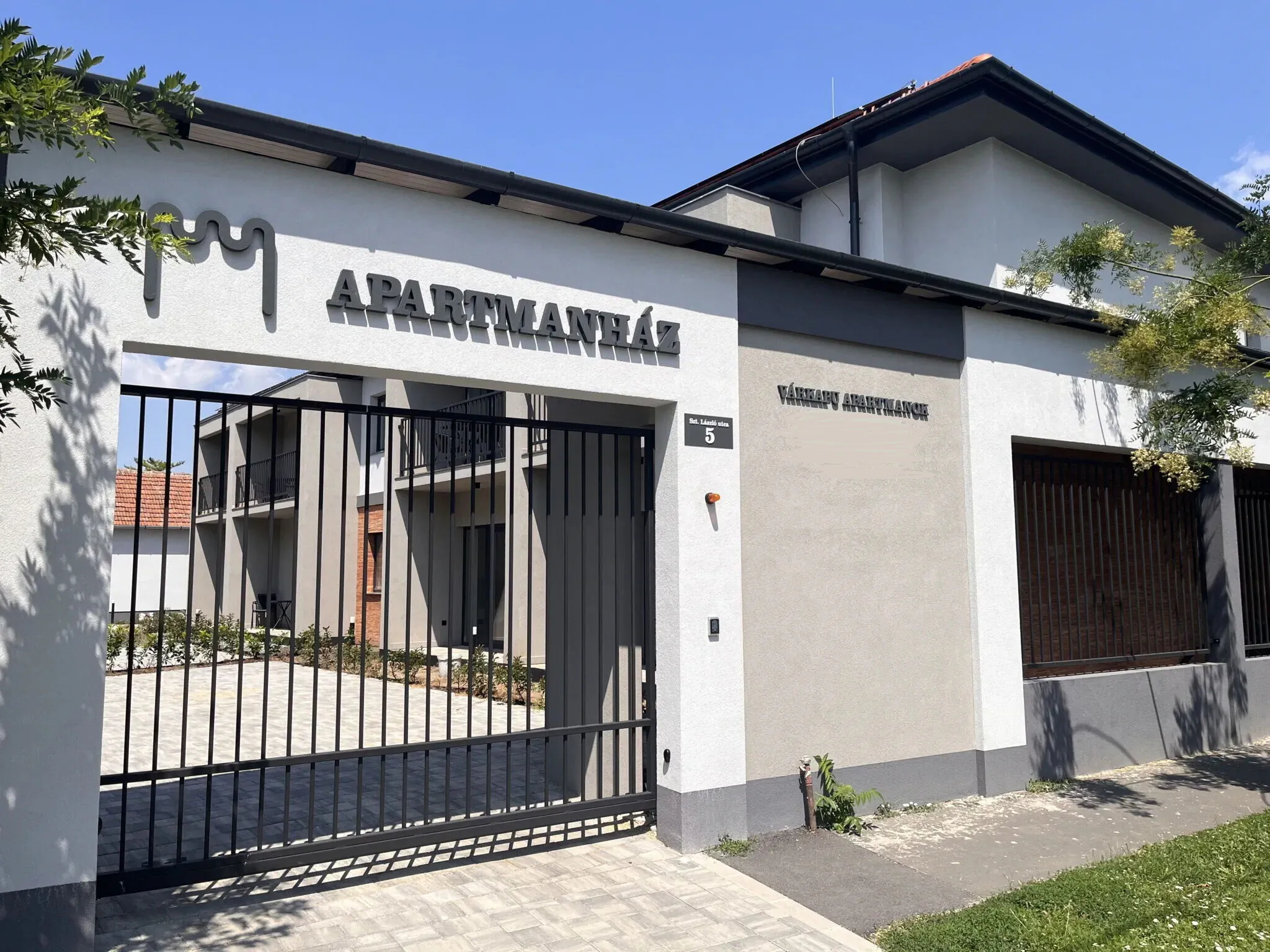 Várkapu Apartmanok Gyula