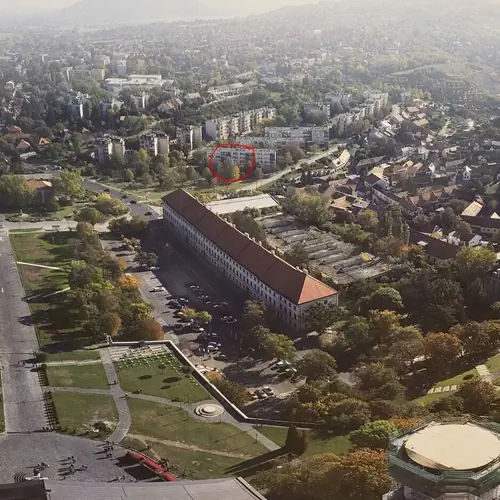 A bazilika kupol&aacute;j&aacute;b&oacute;l n&eacute;zve a sz&aacute;ll&aacute;shely