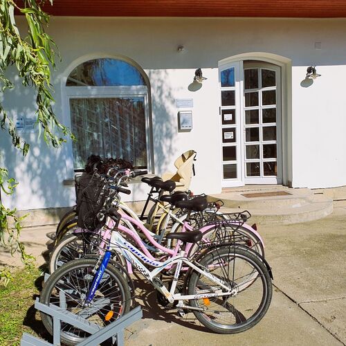 K&ouml;r&ouml;s-S&aacute;rr&eacute;ti Vend&eacute;gh&aacute;z &eacute;s T&uacute;rapont V&eacute;sztő - ker&eacute;kp&aacute;rb&eacute;rl&eacute;s 